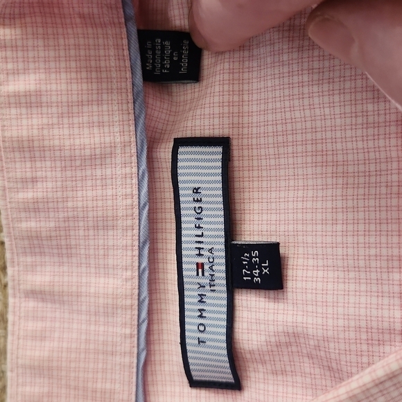 3/$20 Tommy Hilfiger Ithaca Pink Square Print Button-Up Shirt - Picture 5 of 9